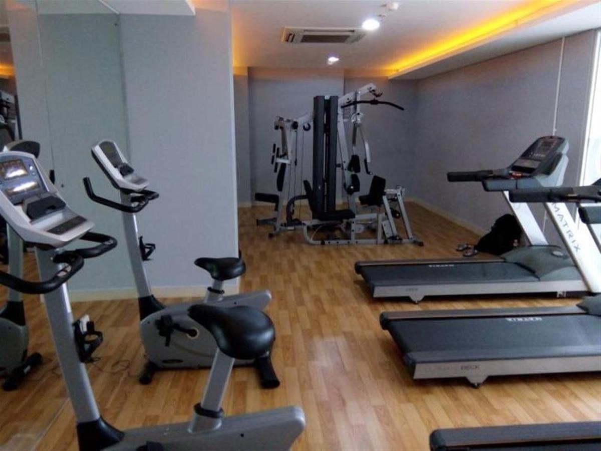 Appartement Comfy 2br Bassura Near Shopping Mall By Travelio *